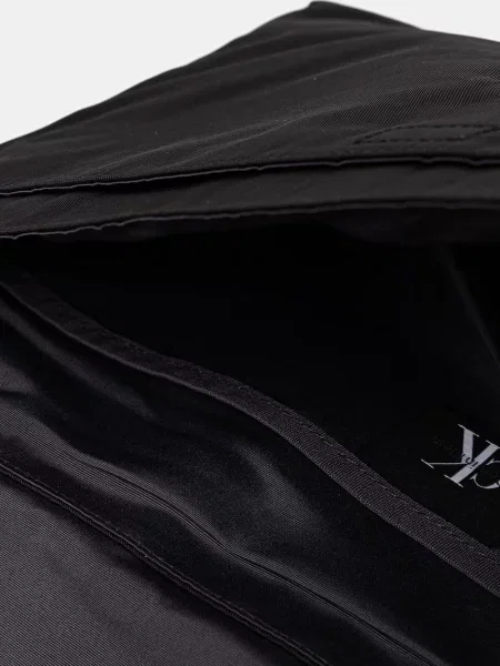 Calvin Klein Válltáska fekete