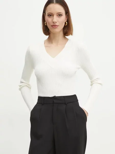 Lekki jeansy Guess z długim rękawem eleganckie białe