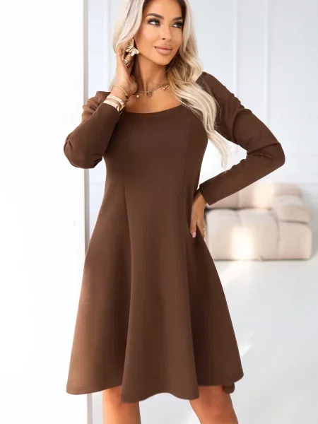 Sukienka Numoco z długim rękawem brązowa