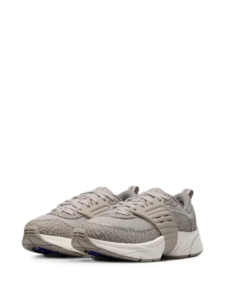 Sneakerși Jordan gri