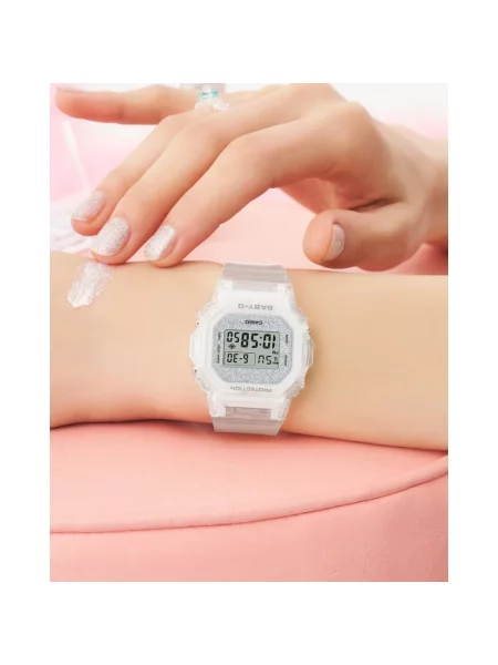 Lniany zegarek Casio biały
