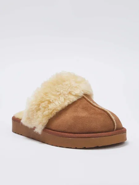 Trendyol Papuci de casă cămilă maro