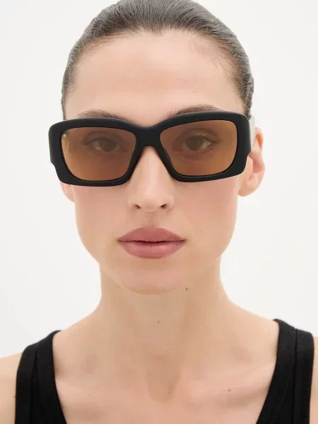 Солнцезащитные очки Jacquemus черные