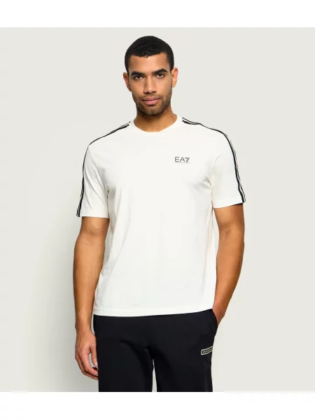 Tricou