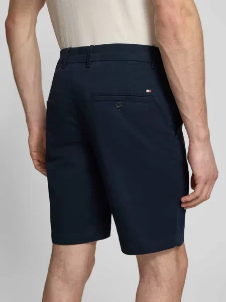 Bermudy o kroju slim fit z mieszanki bawełny Tommy Hilfiger granatowe