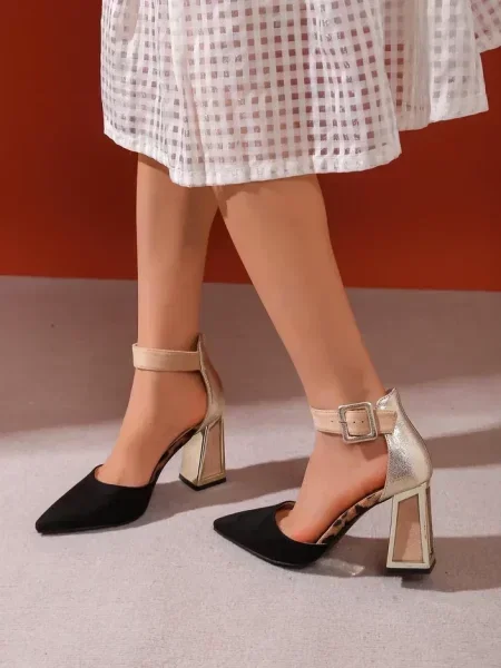 Полуотворени обувки Resti черно