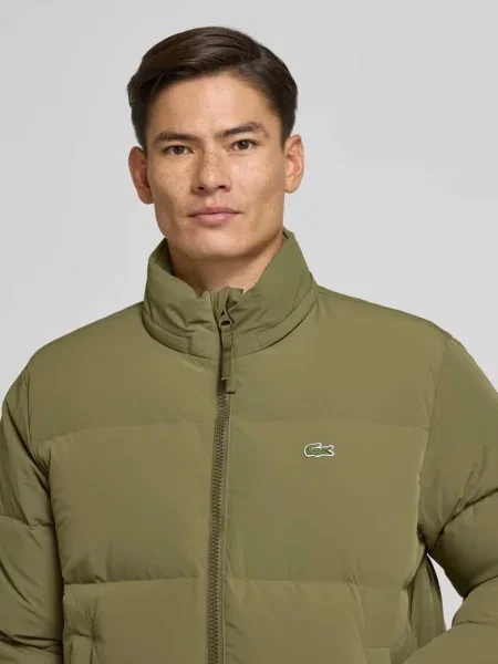 Kurtka puchowa o kroju regular fit ze stójką i zintegrowanym kapturem Lacoste zielona