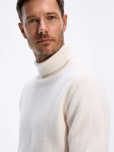 Шерстяная водолазка Reserved для гольфа