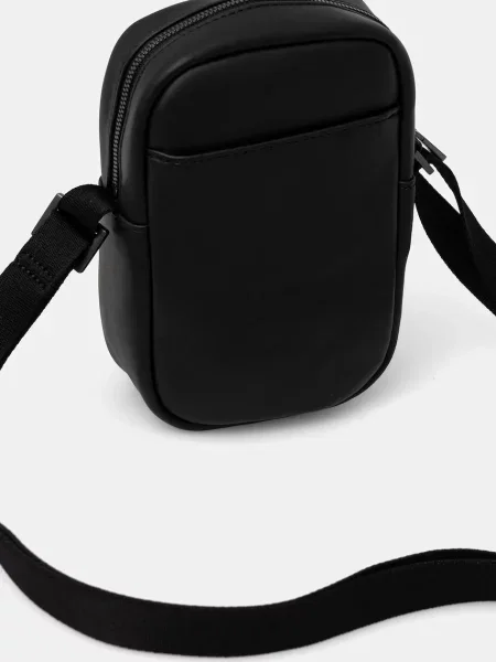 Calvin Klein Válltáska fekete