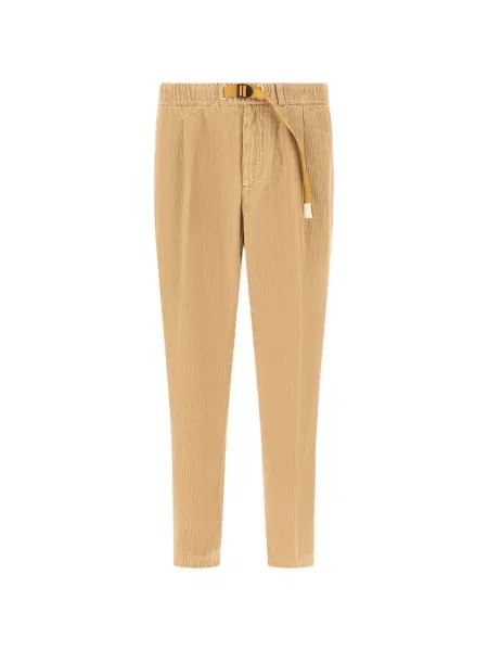 Cu centură pantaloni White Sand de catifea cord conici alb