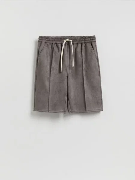 Reserved Pantaloni scurți din imitație de piele întoarsă gri-închis gri