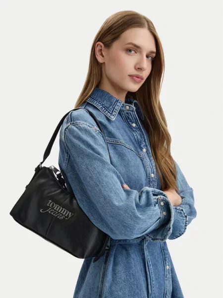 Tommy Jeans Kabelka na rameno BOLD' čierna