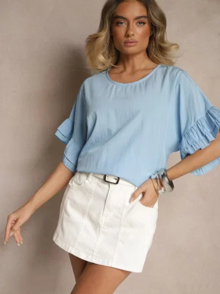 Jasnoniebieska Bluzka z Wiskozą o Kroju Nietoperza Ozdobiona Falbankami Ranova niebieska