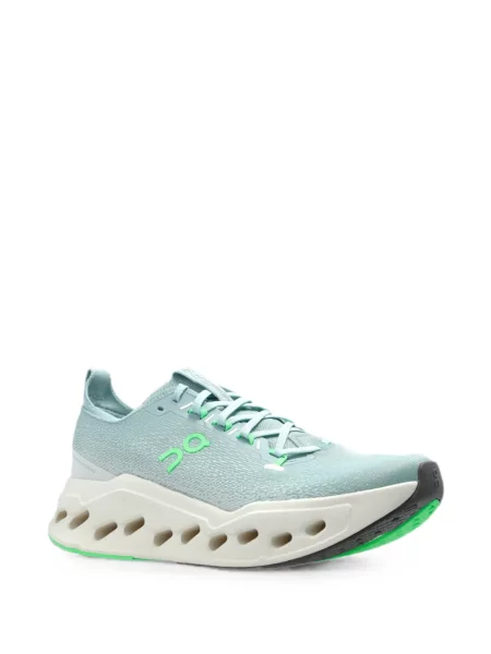 Sneakerși On albastru
