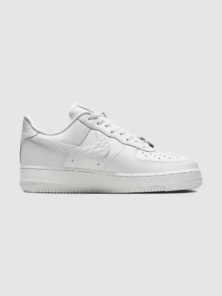 Кожаные кроссовки Nike Air Force 1 белые