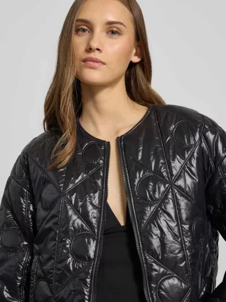 Bluzka koszulowa o kroju relaxed fit z wyhaftowanymi detalami Calvin Klein Jeans czarna