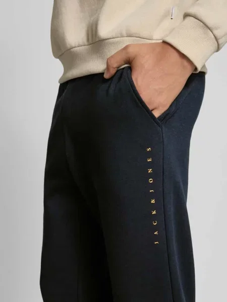Spodnie dresowe z elastycznym pasem i tunelem model ‘GORDON’ Jack & Jones