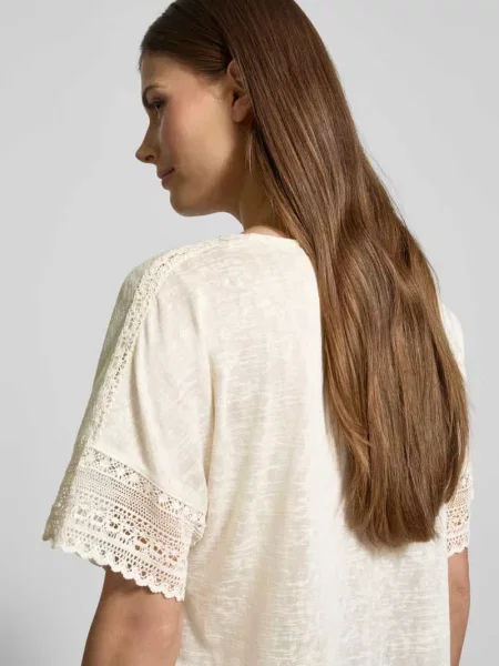 T-shirt z koronką szydełkową model ‘NULAN’ Vila biała