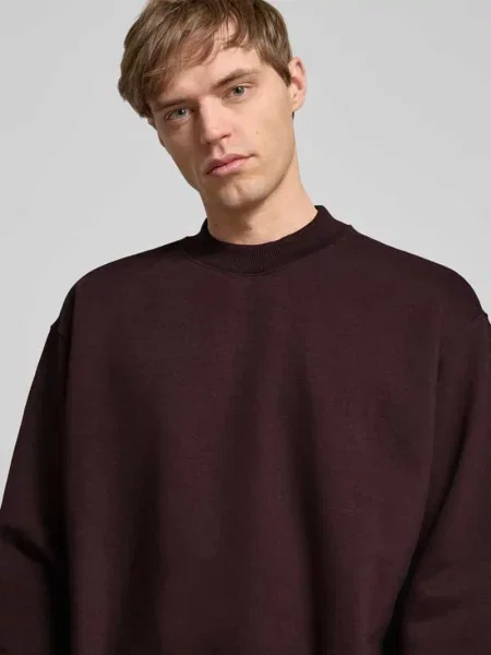 Bluza o kroju relaxed fit z okrągłym dekoltem Weekday