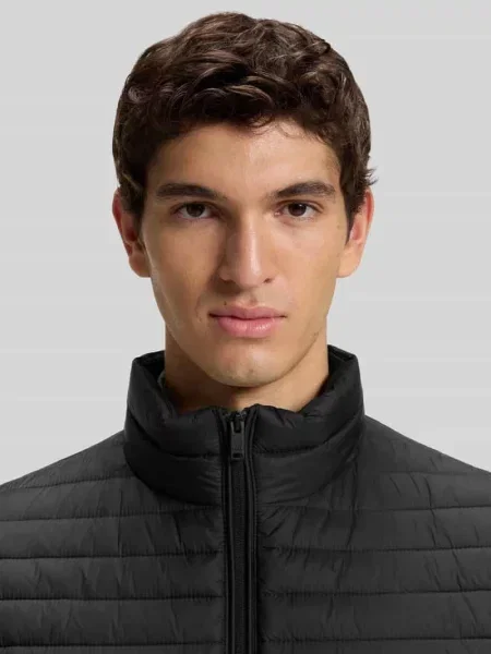 Kurtka pikowana o kroju slim fit z naszywką z logo model Boss Orange czarna