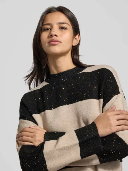 Sweter z dzianiny o kroju oversized z prążkowanymi wykończeniami model ‘Aliv’ Christian Berg Woman czarny