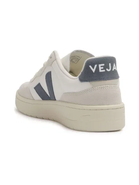 Sneakersy Veja z logo zamszowe białe
