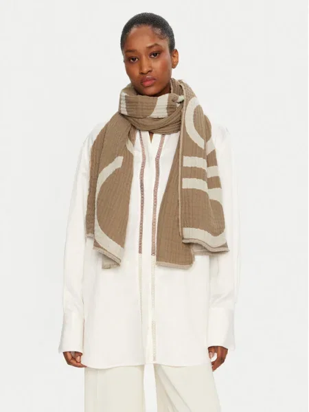 Шал Calvin Klein с десен бежово