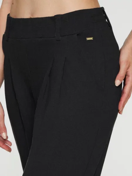 LASCANA Pantaloni cutați negru