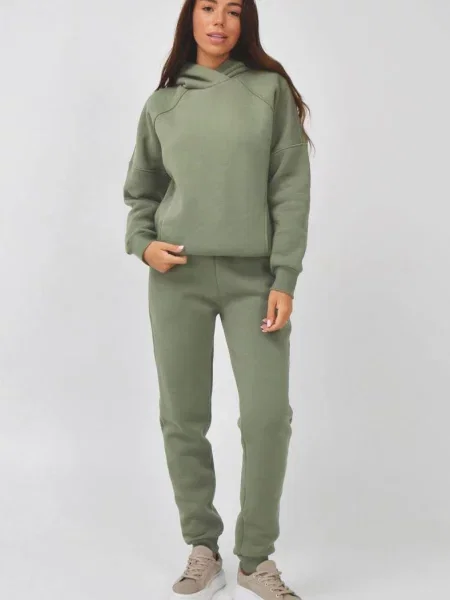 Женский спортивный костюм с капюшоном зелений