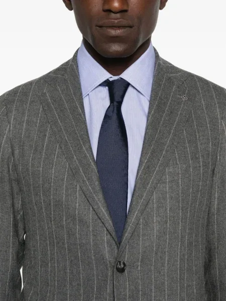 Costum Tagliatore de costum gri