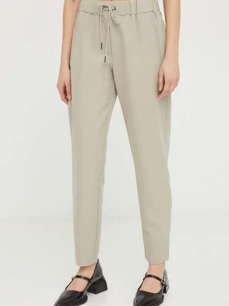 Панталон Bruuns Bazaar с висока талия бежово