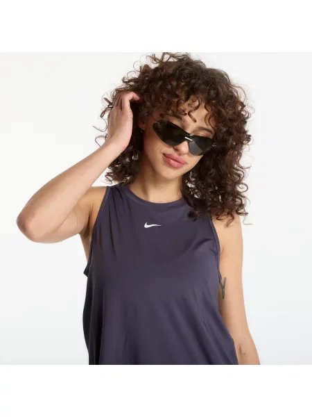 Τοπ Nike κλασικό λευκό