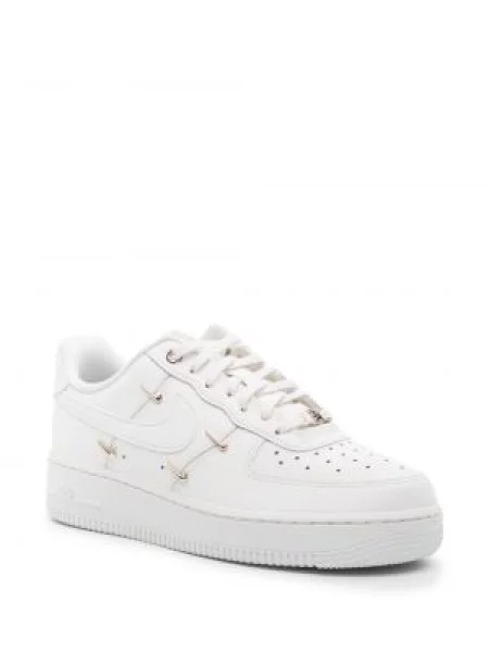 Iš natūralios odos sportbačiai Nike Air Force 1 balta