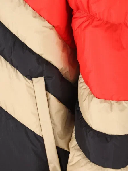 Яке Bogner червено