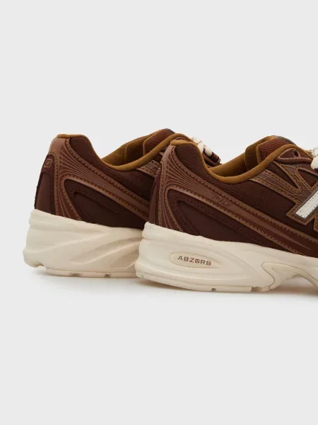 Кросівки New Balance коричневі