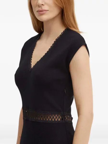 Rochie mini Morgan cu decolteu în V din dantelă negru