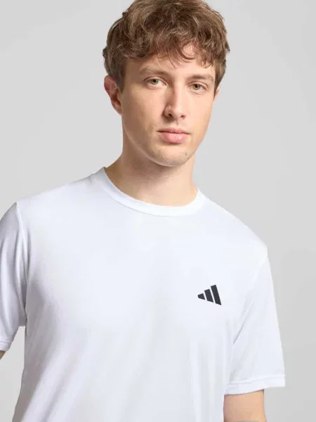 T-shirt z nadrukiem etykiety Adidas Training biała
