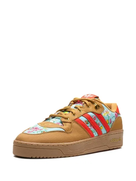 Bőr virágos sneaker Adidas barna