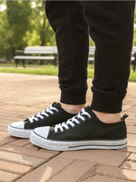 Sinsay Trampki sznurowane czarny