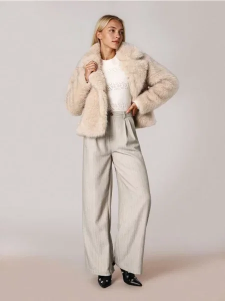 Ажурний светр з домішкою вовни кремовий