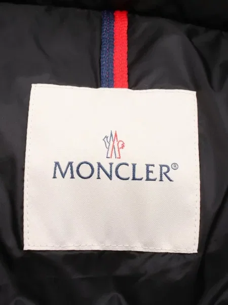 Péřová bunda Moncler černá