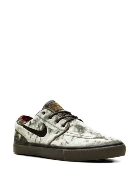 Кадифени маратонки Nike Zoom червено