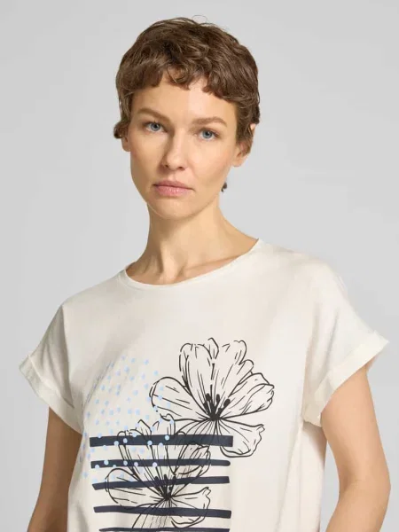 T-shirt z przyszytą zakładką na rękawach model RINA' Soyaconcept