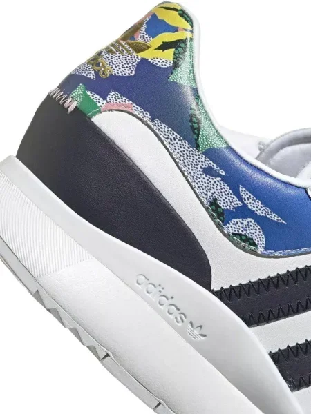 Top Adidas alergare cu decolteu în V alb