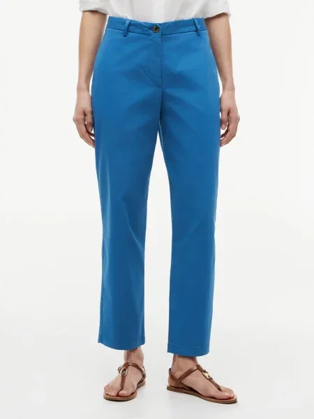 Chinos o kroju slim fit z mieszanki bawełny Tommy Hilfiger niebieskie