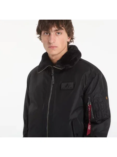 Яке Alpha Industries черно