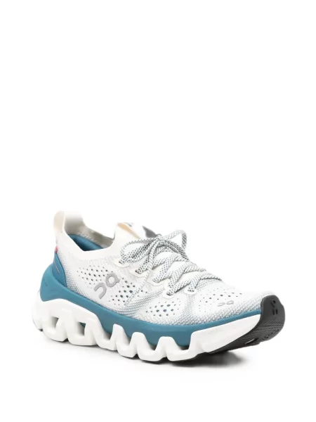 Sneakerși On