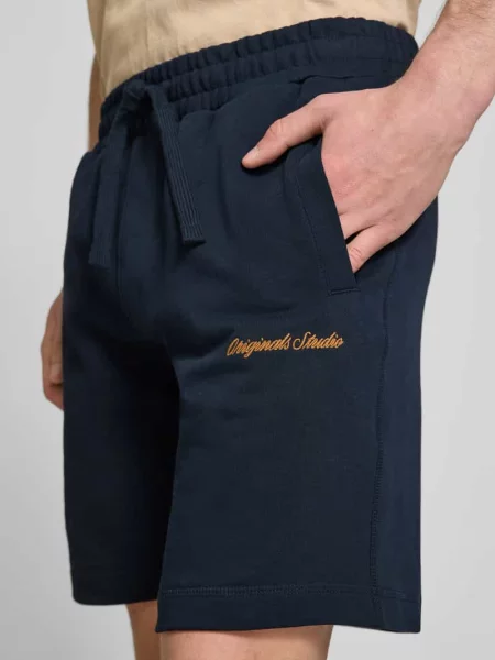 Szorty dresowe z wyhaftowanym logo model „KARL” Jack & Jones granatowe