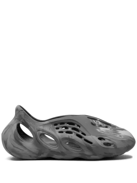 Sneakerși Yeezy gri