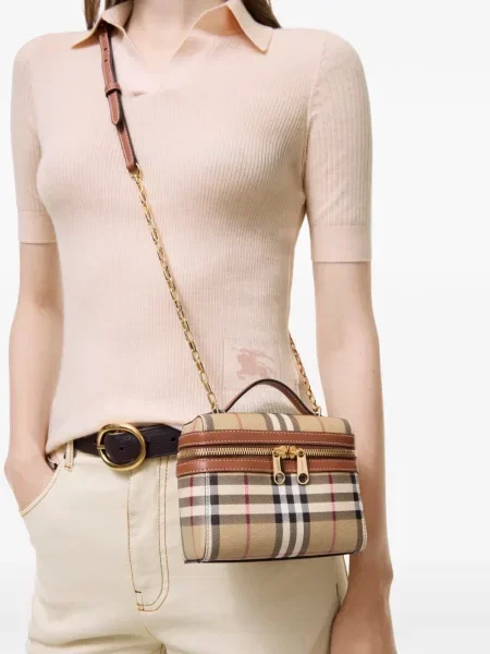Geantă Burberry în carouri